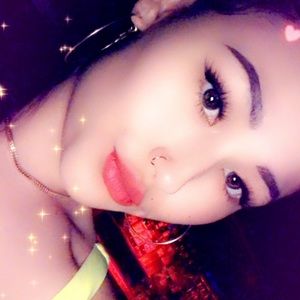 Meet your Posher, Isabel